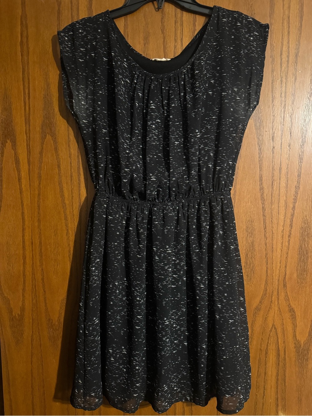 Black Speckle Cap-Sleeve Elastic-Waist Mini Dress